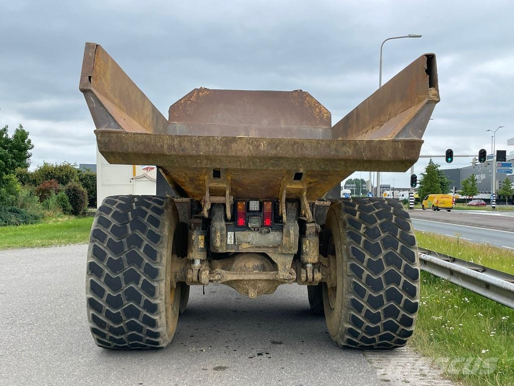 Komatsu HM300 Zglobni demperi