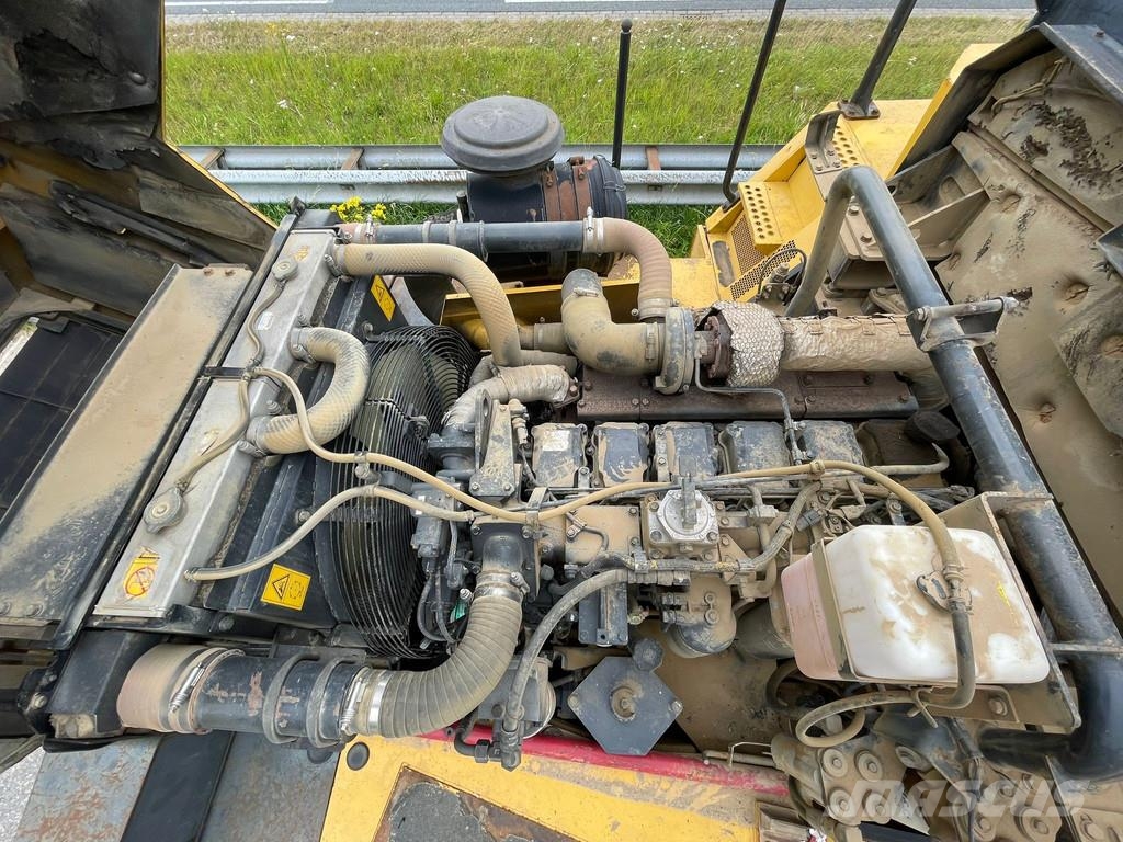 Komatsu HM300 Zglobni demperi