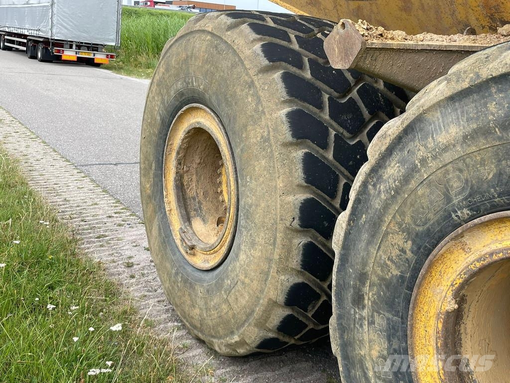 Komatsu HM300 Zglobni demperi