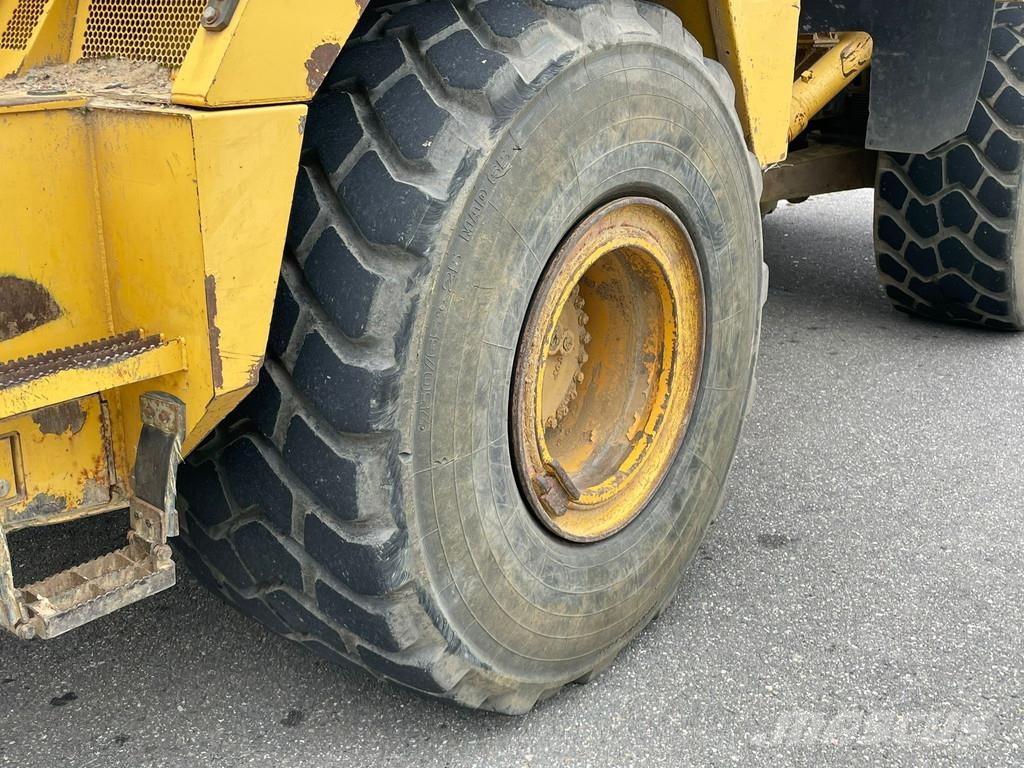 Komatsu HM300 Zglobni demperi