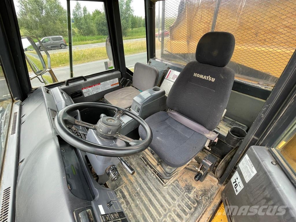 Komatsu HM300 Zglobni demperi