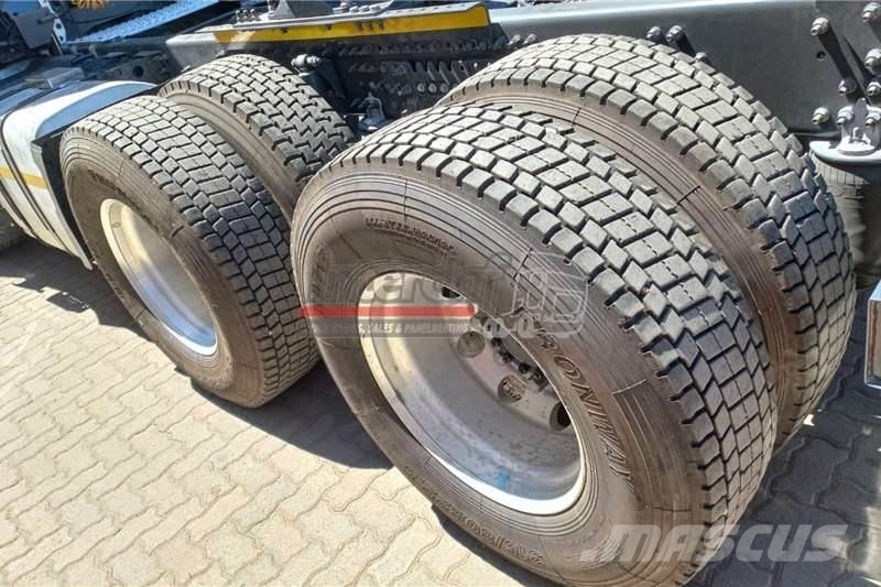 Volvo FH440 with Lifting Axle 其他货车