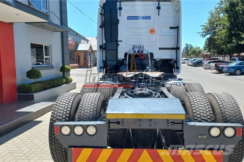 Volvo FH440 with Lifting Axle 其他货车