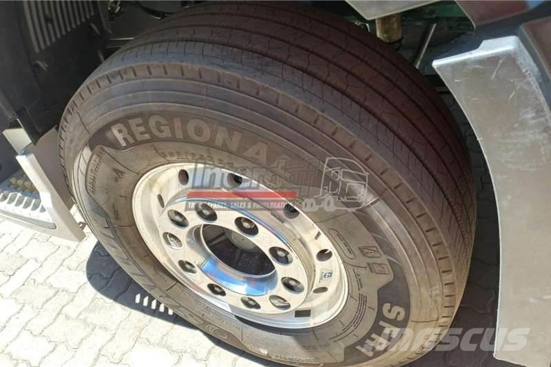 Volvo FH440 with Lifting Axle 其他货车