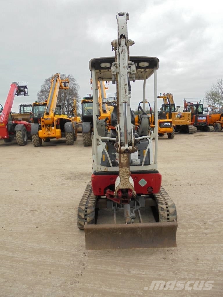 Takeuchi TB215R Mini bageri <7t