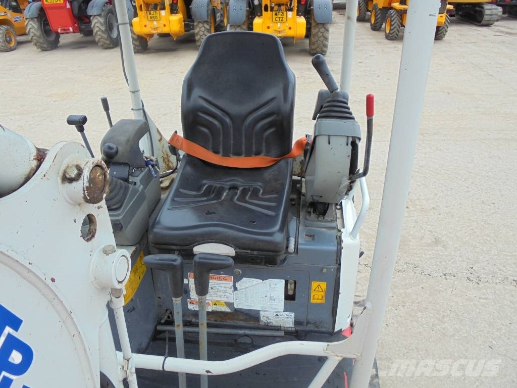 Takeuchi TB215R Mini bageri <7t