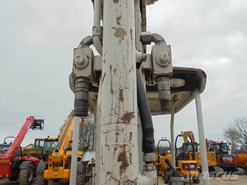 Takeuchi TB215R Mini bageri <7t