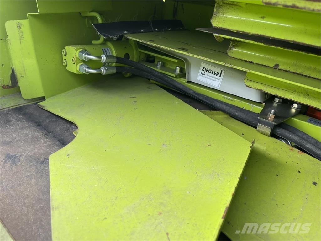CLAAS V1050 mit Laserpilot links und rechts, Raps Combine harvester heads