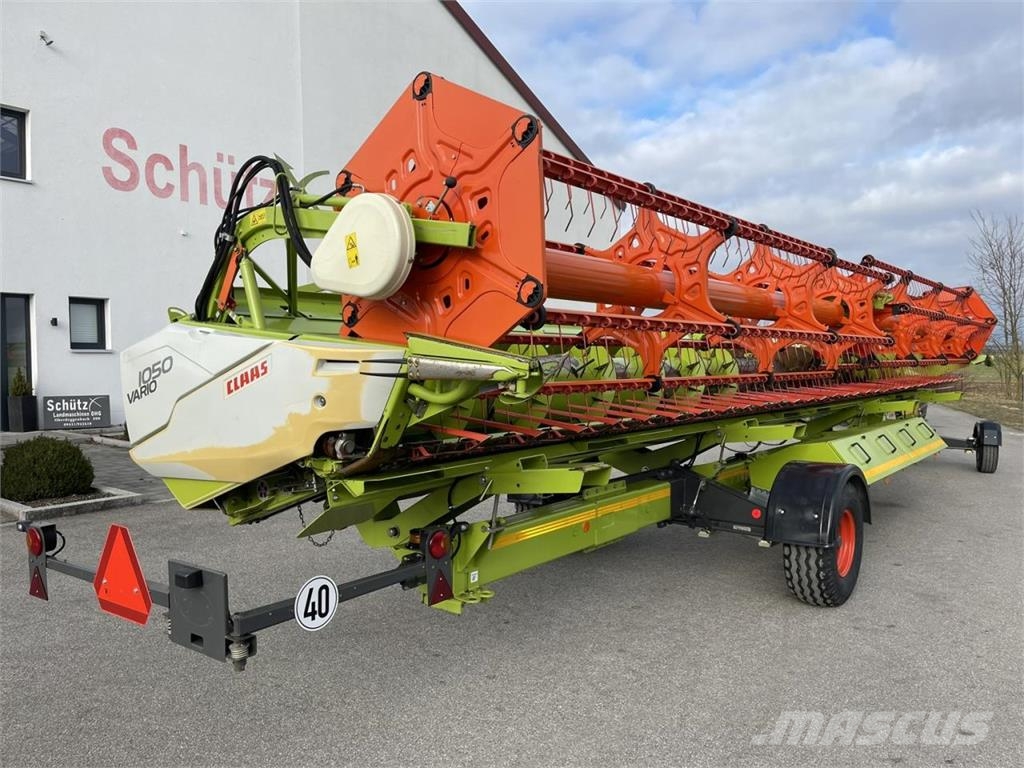 CLAAS V1050 mit Laserpilot links und rechts, Raps Combine harvester heads