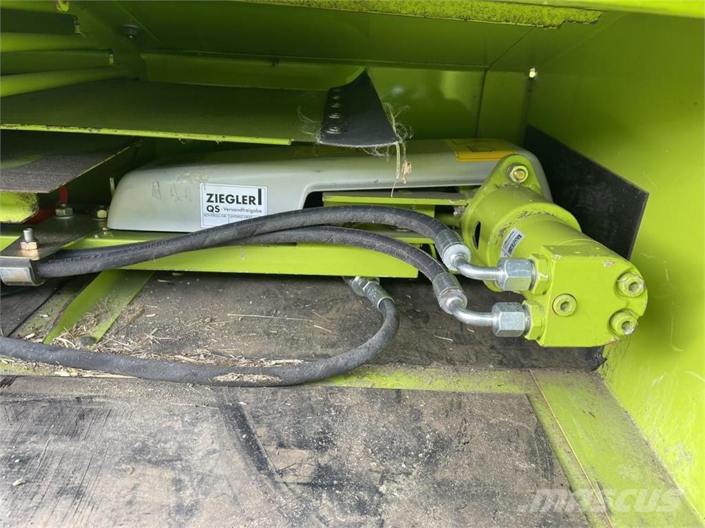 CLAAS V1050 mit Laserpilot links und rechts, Raps Combine harvester heads