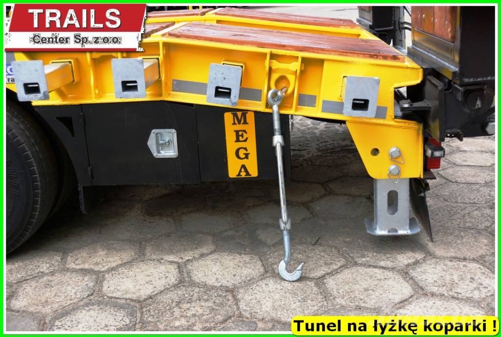 Mega Lowbed 4 axle, DMC 66,0 T, hydraulic ramps, PTO Diepladers