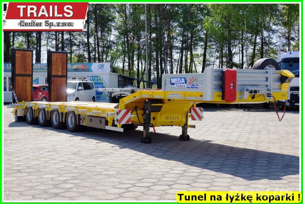 Mega Lowbed 4 axle, DMC 66,0 T, hydraulic ramps, PTO Diepladers