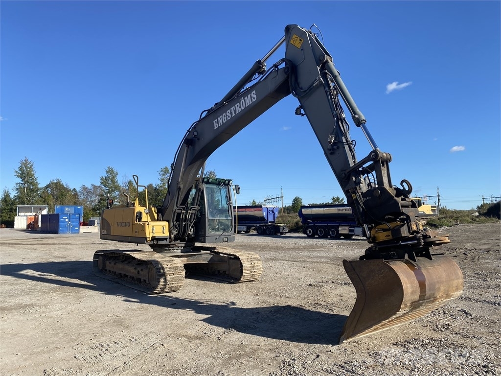 Volvo EC 210 C L Gravemaskiner på larvebånd