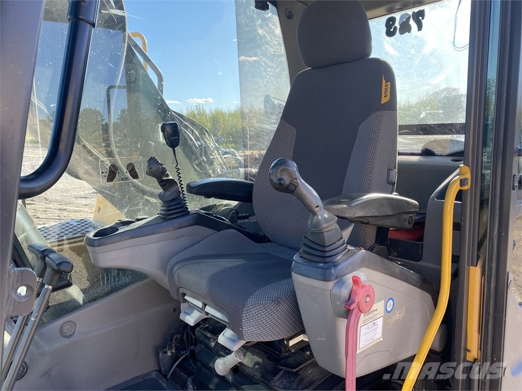 Volvo EC 210 C L Gravemaskiner på larvebånd