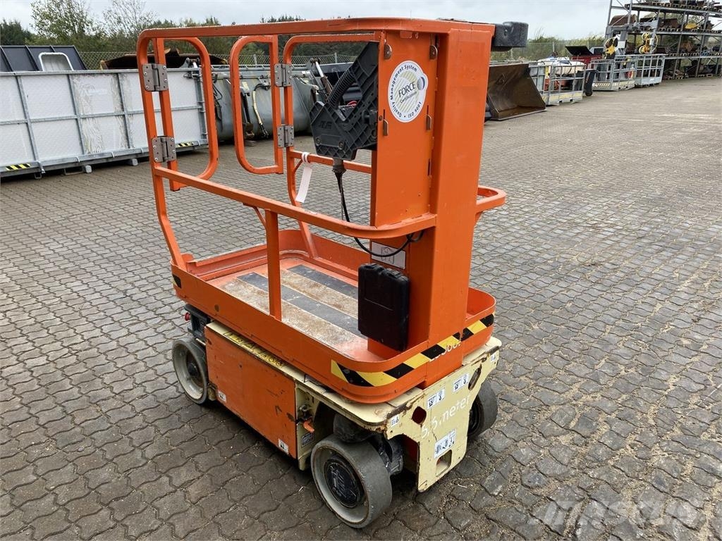 JLG 1230ES Vertical mast lifts