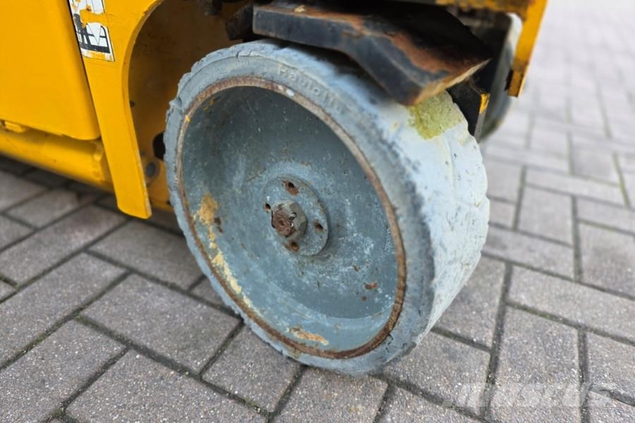 Haulotte Compact 8 As-Is, Electric, 8.2m Working Height, 35 Saksilavat