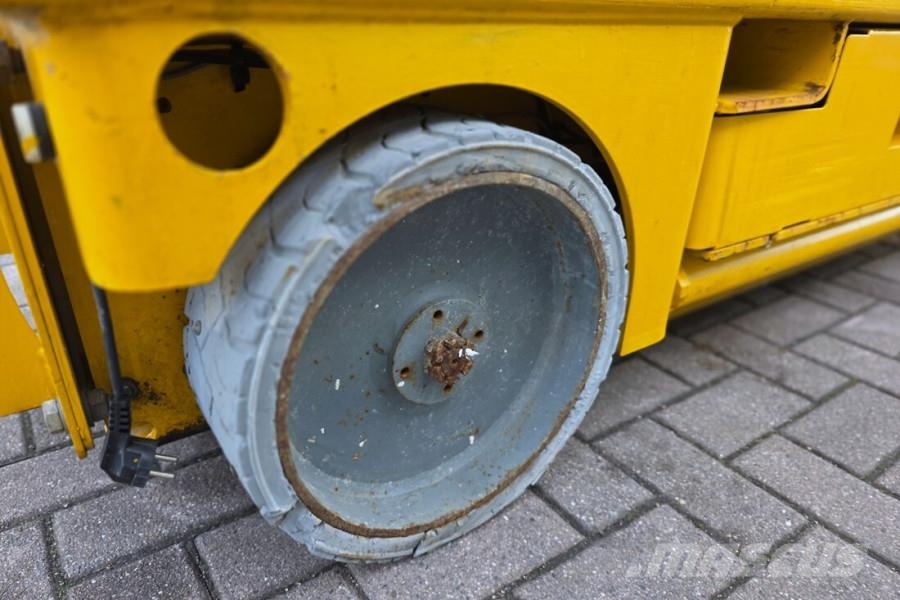 Haulotte Compact 8 As-Is, Electric, 8.2m Working Height, 35 Saksilavat