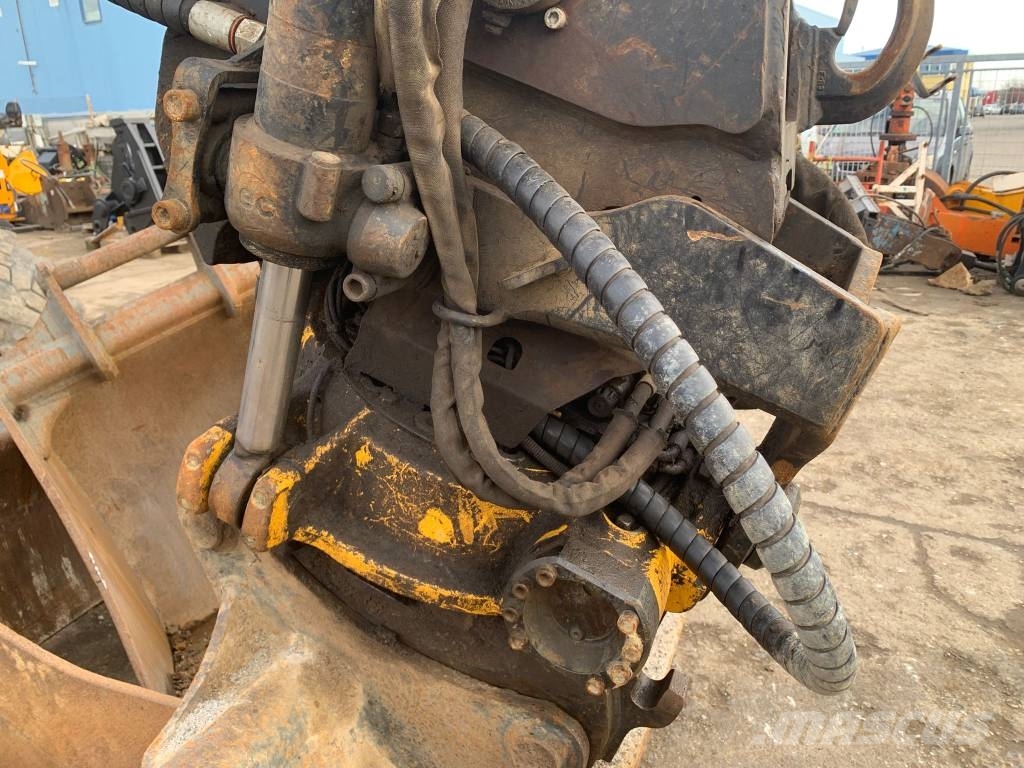 JCB JS145W+Engcon Rototilt EC219 Excavadoras de ruedas