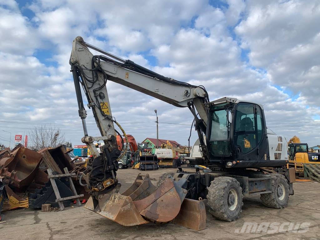 JCB JS145W+Engcon Rototilt EC219 Excavadoras de ruedas