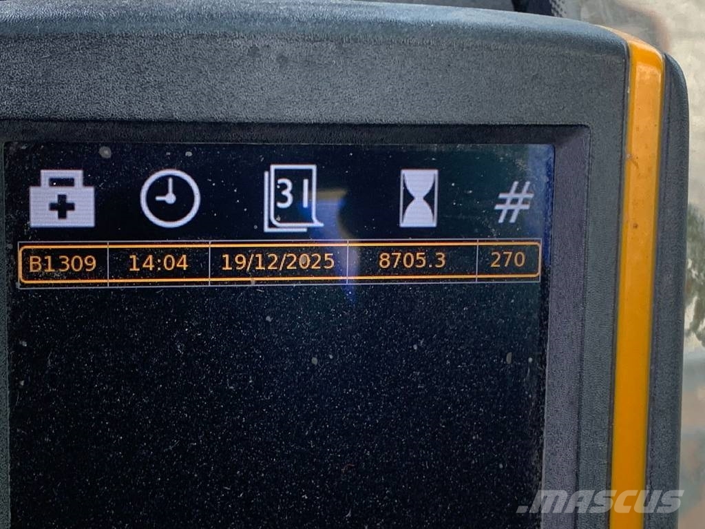 JCB JS145W+Engcon Rototilt EC219 Excavadoras de ruedas