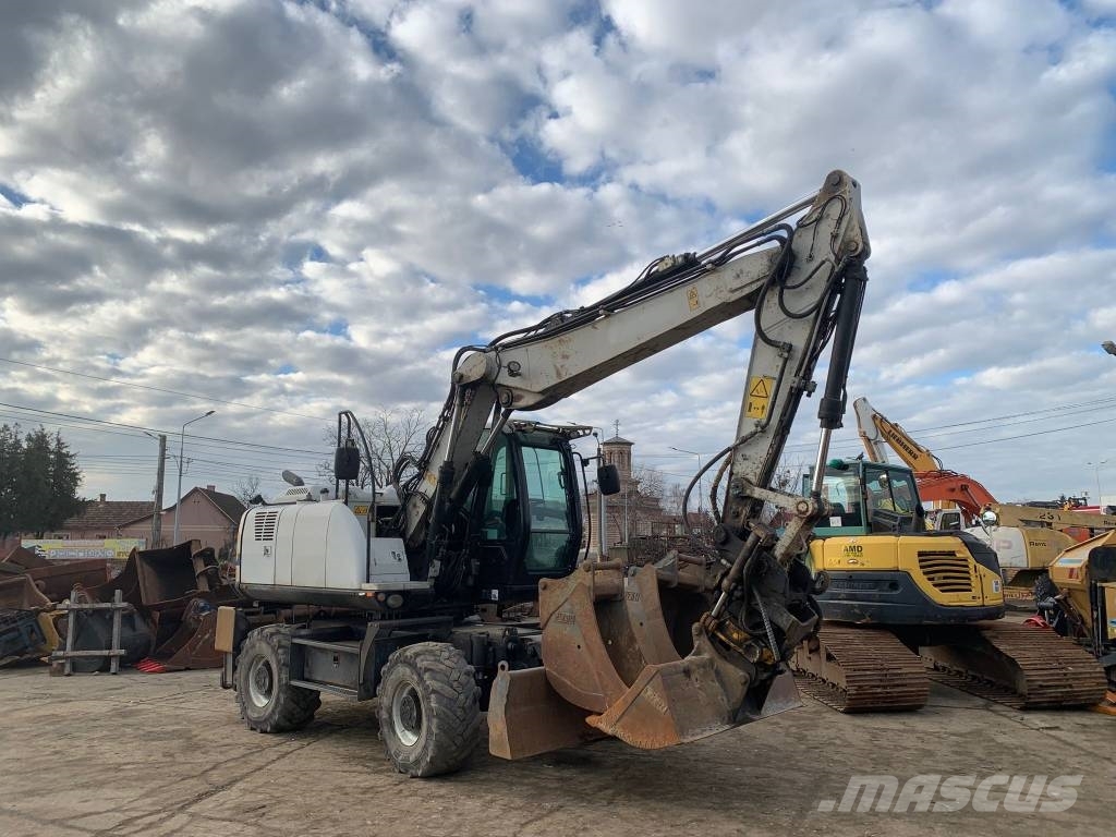 JCB JS145W+Engcon Rototilt EC219 Excavadoras de ruedas