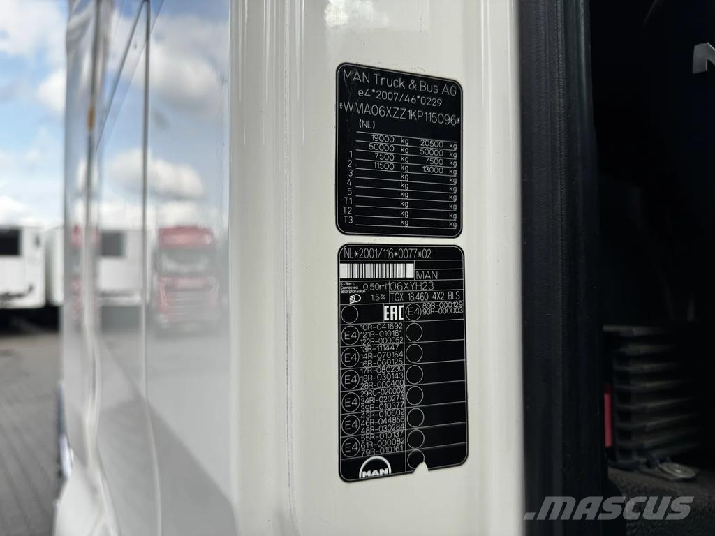 MAN TGX 18.460 XXL Cabine *Motor Schade* Engine not Ru Тягачі