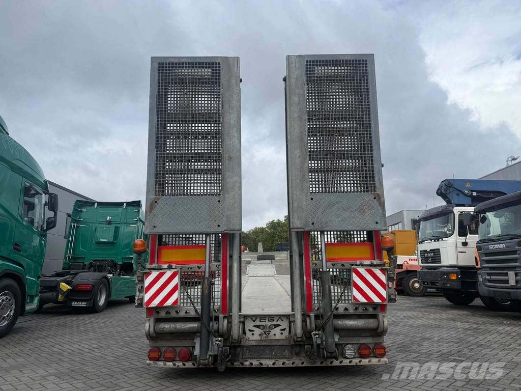 Vega Trailer | Vega 3-Axle Low Loader | Hydraulically H Semirremolques de carga baja