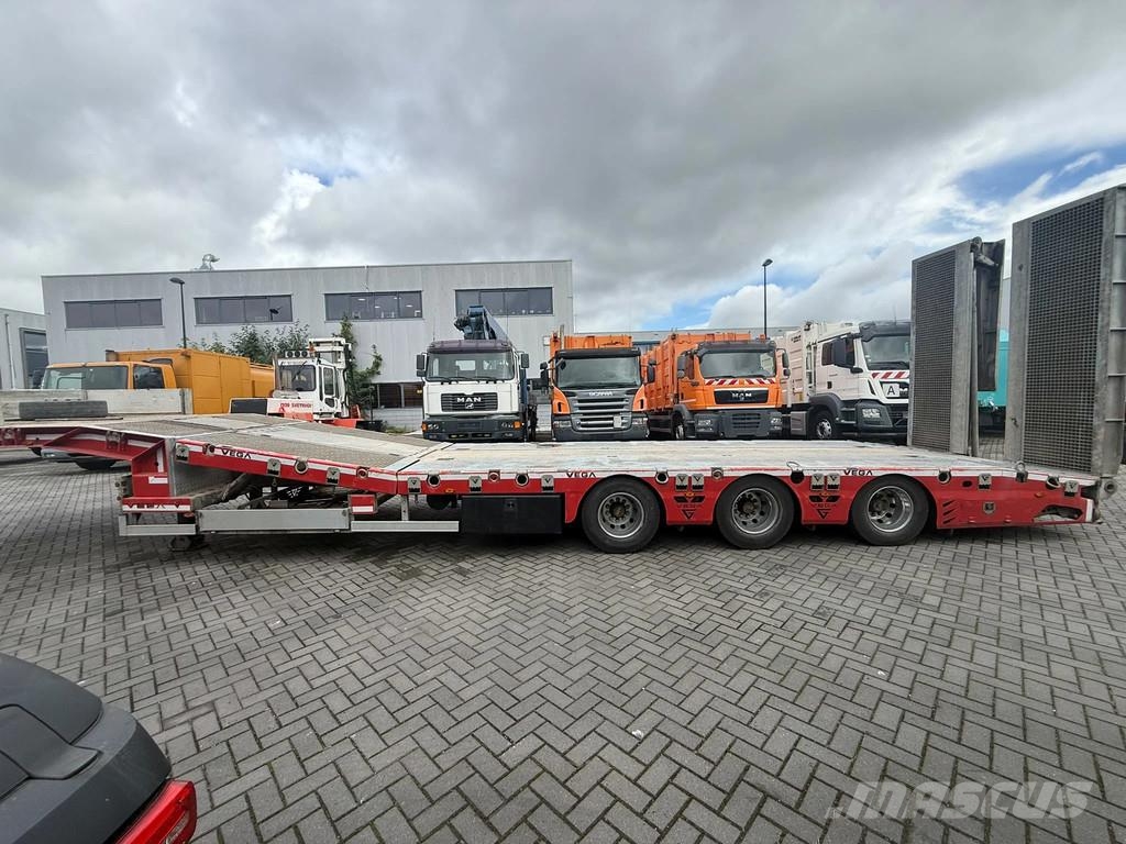 Vega Trailer | Vega 3-Axle Low Loader | Hydraulically H Semirremolques de carga baja