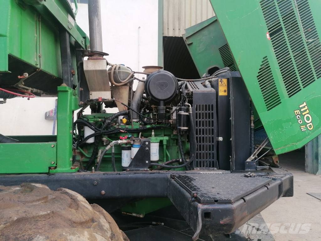John Deere 1110 D Eco III Uitrijwagens