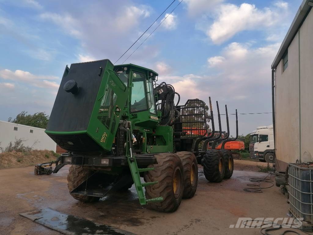 John Deere 1110 D Eco III Uitrijwagens