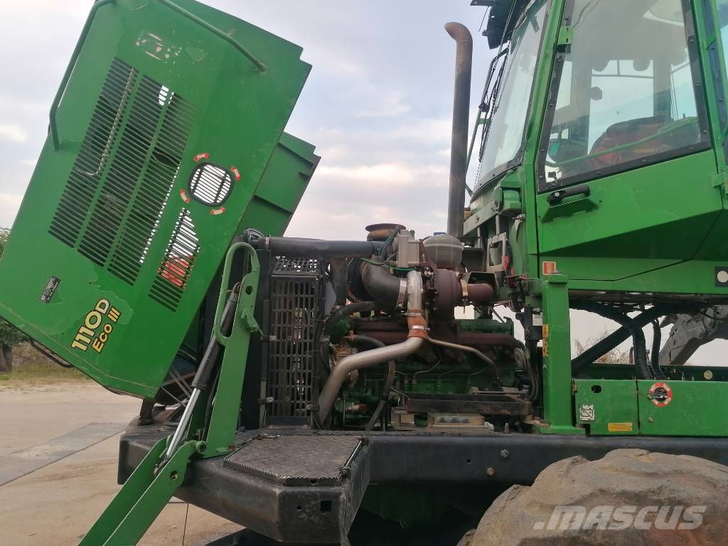 John Deere 1110 D Eco III Uitrijwagens
