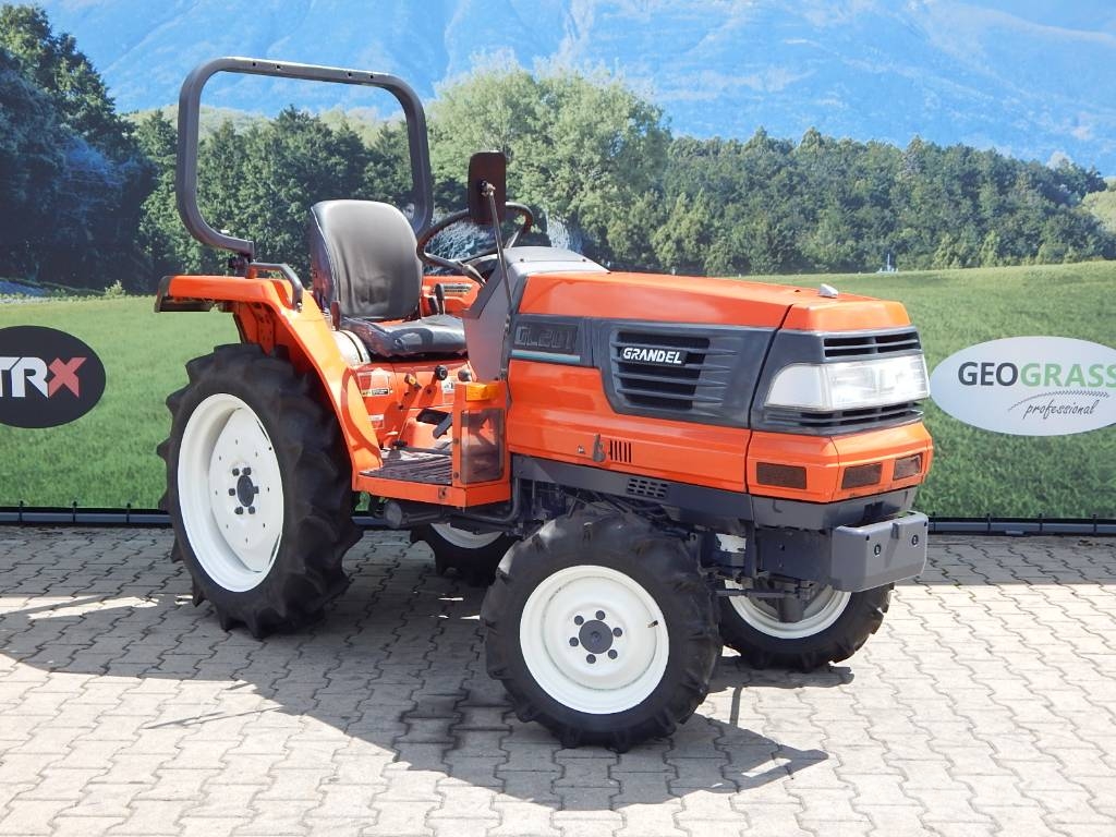 Kubota GL 201 جرارات مدمجة