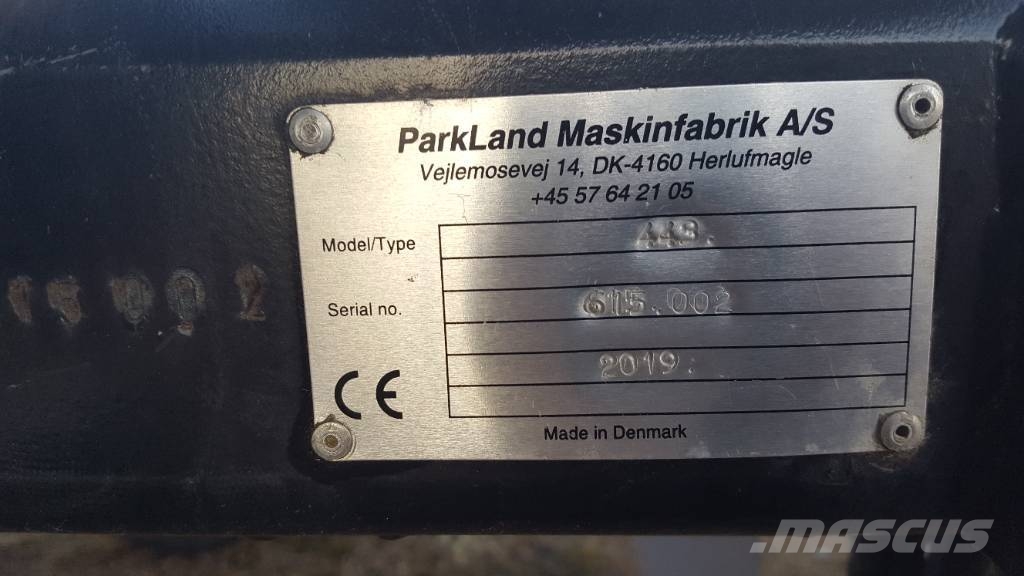 Parkland 443 balkärra Prese/balirke za četvrtaste bale