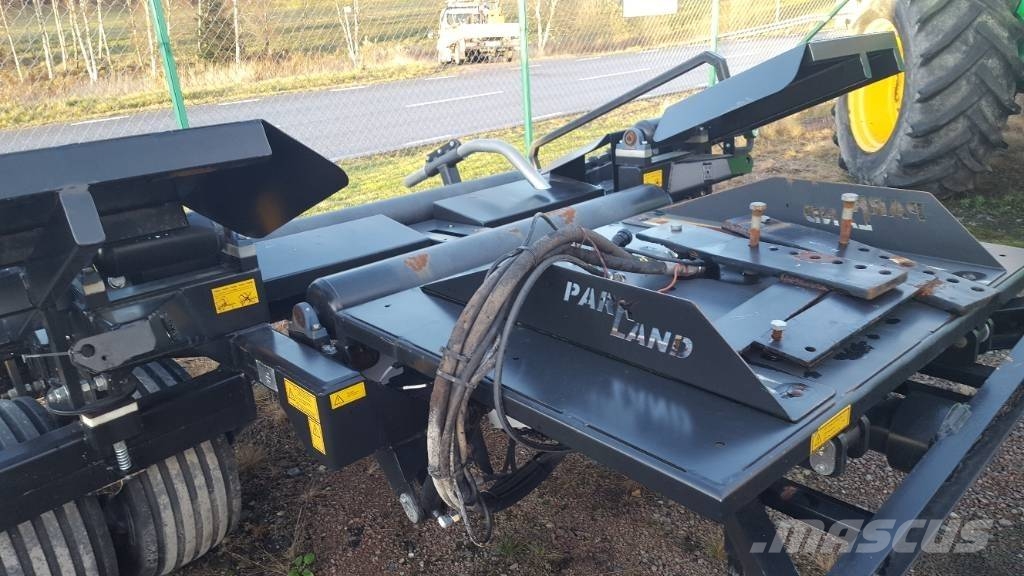 Parkland 443 balkärra Prese/balirke za četvrtaste bale
