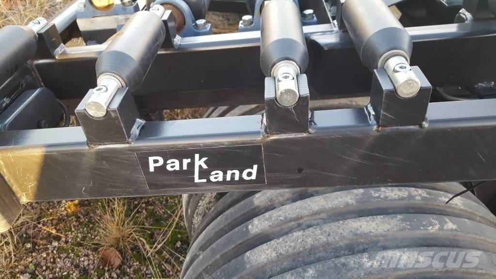Parkland 443 balkärra Prese/balirke za četvrtaste bale