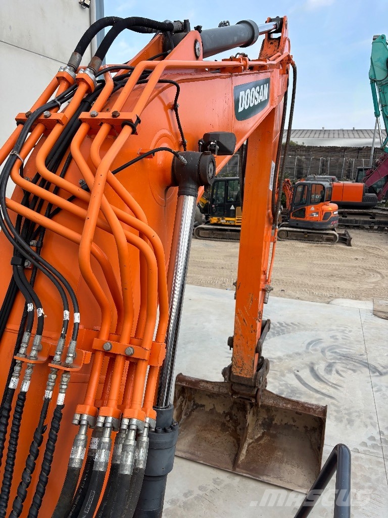 Dooosan DX140LC-5 Raupenbagger