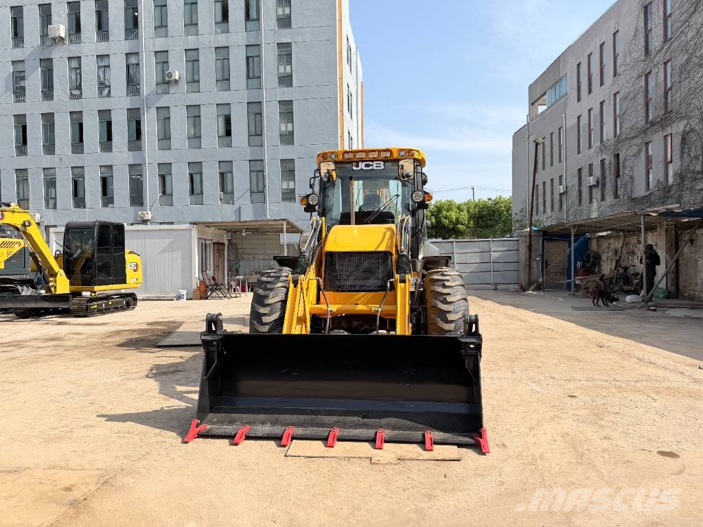 JCB 4 CX Ekskavatori-iekrāvēji