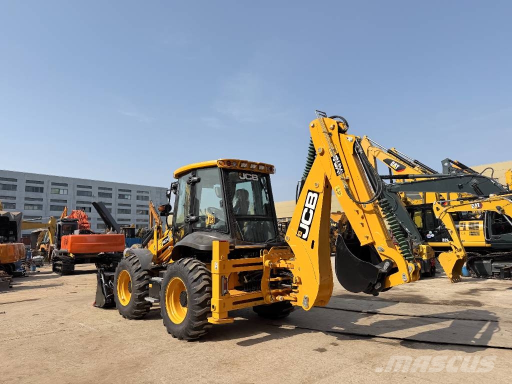 JCB 4 CX Ekskavatori-iekrāvēji