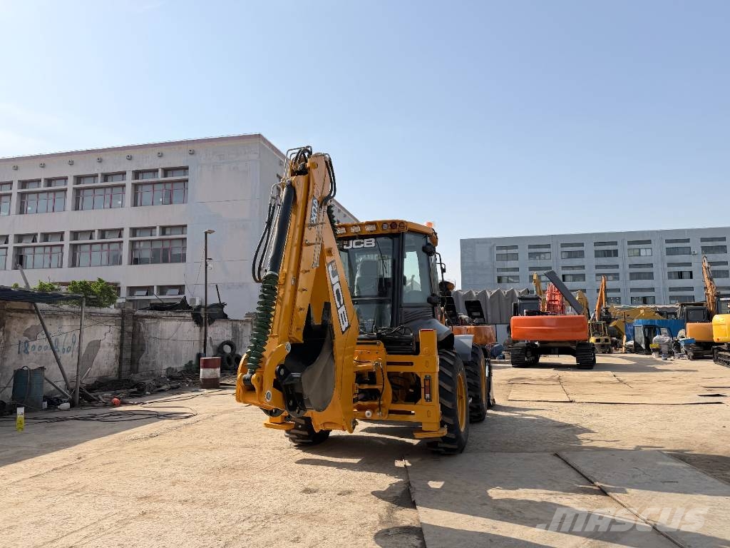 JCB 4 CX Ekskavatori-iekrāvēji