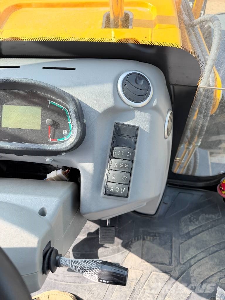 JCB 4 CX Ekskavatori-iekrāvēji