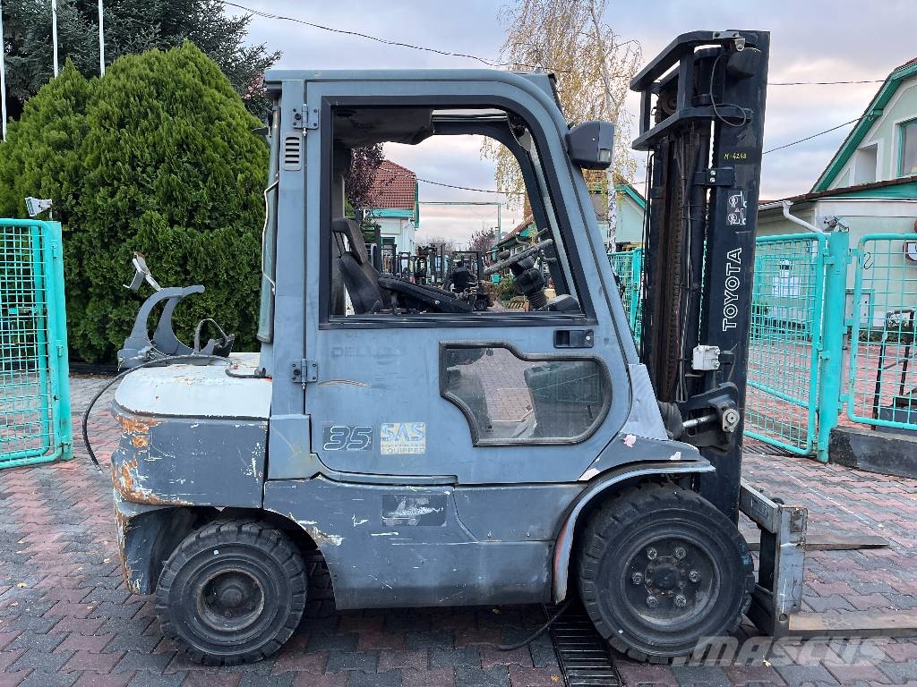 Toyota 7FGJF35 /02/ V-4248 INW Camiones LPG