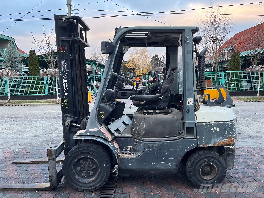Toyota 7FGJF35 /02/ V-4248 INW Camiones LPG
