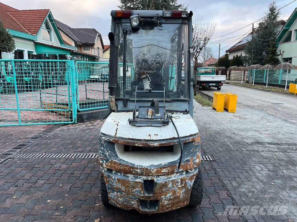 Toyota 7FGJF35 /02/ V-4248 INW Camiones LPG