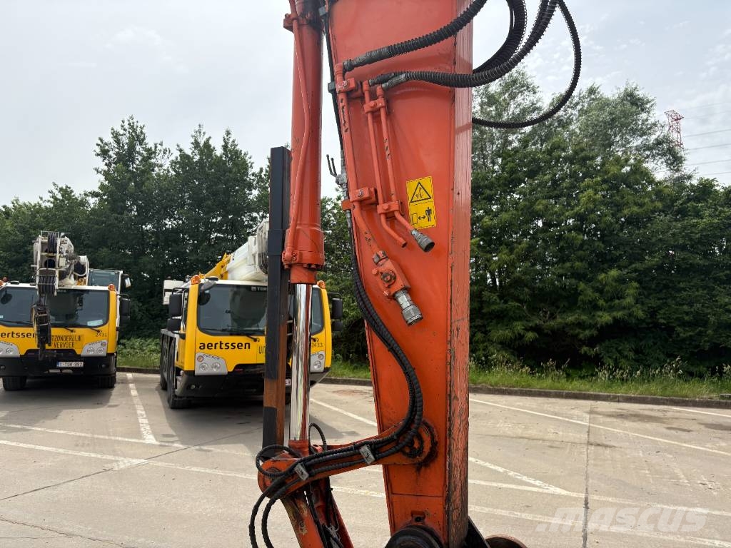 Hitachi ZX140W-6 (3 Pieces available) Pelle sur pneus