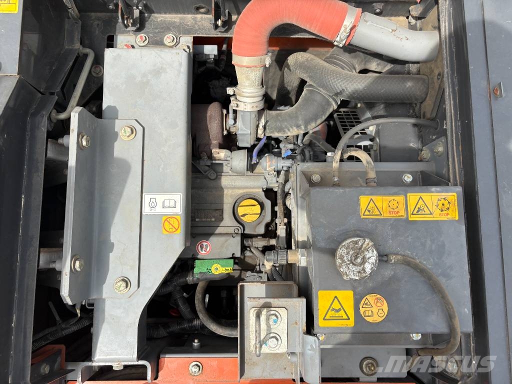 Hitachi ZX140W-6 (3 Pieces available) Pelle sur pneus