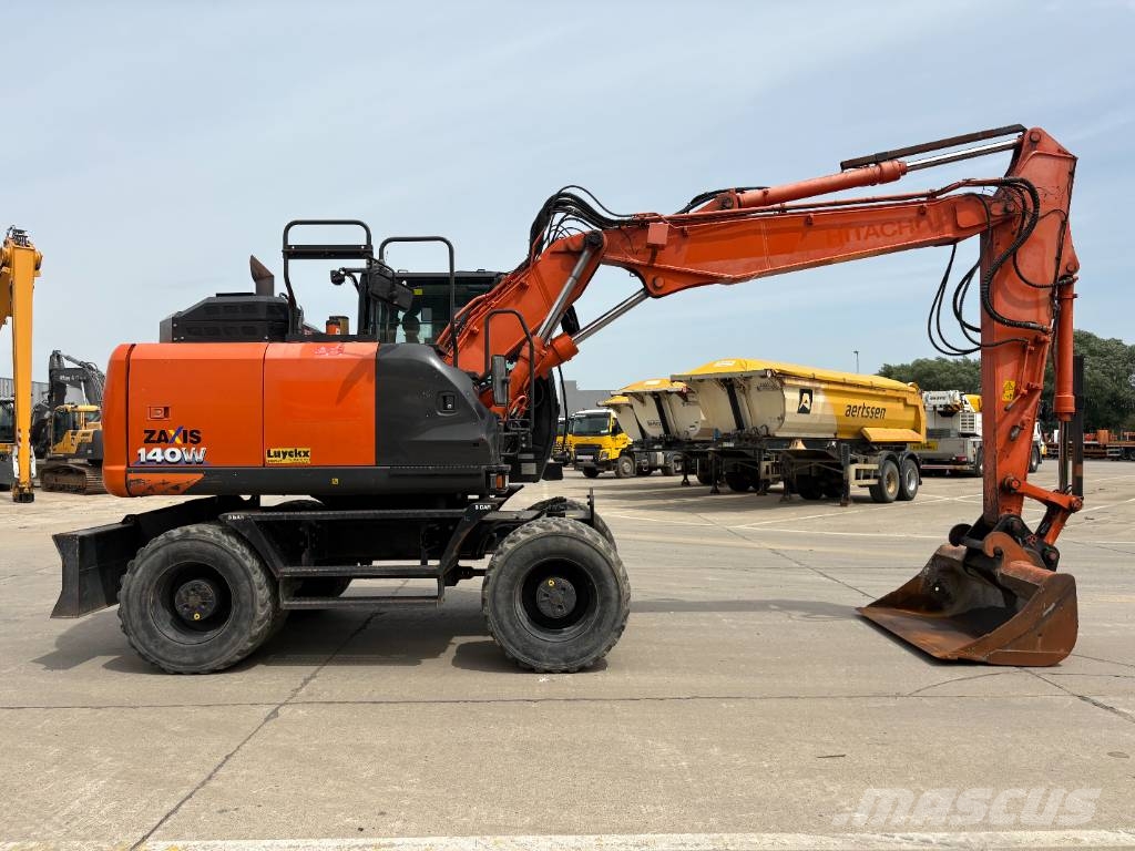 Hitachi ZX140W-6 (3 Pieces available) Pelle sur pneus