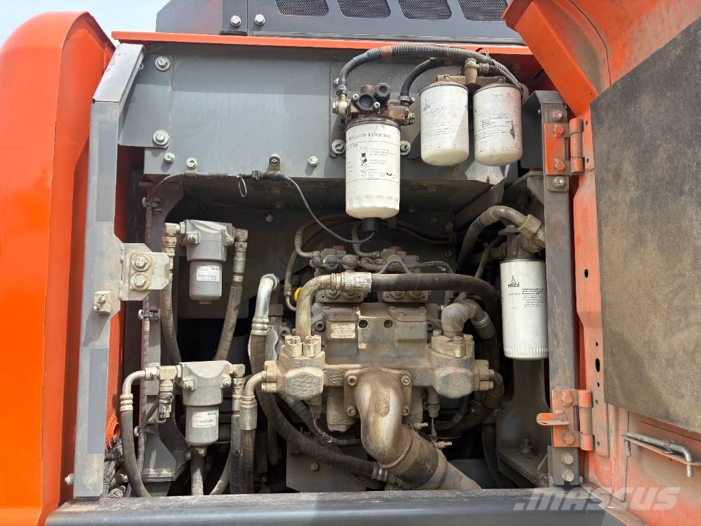 Hitachi ZX140W-6 (3 Pieces available) Pelle sur pneus