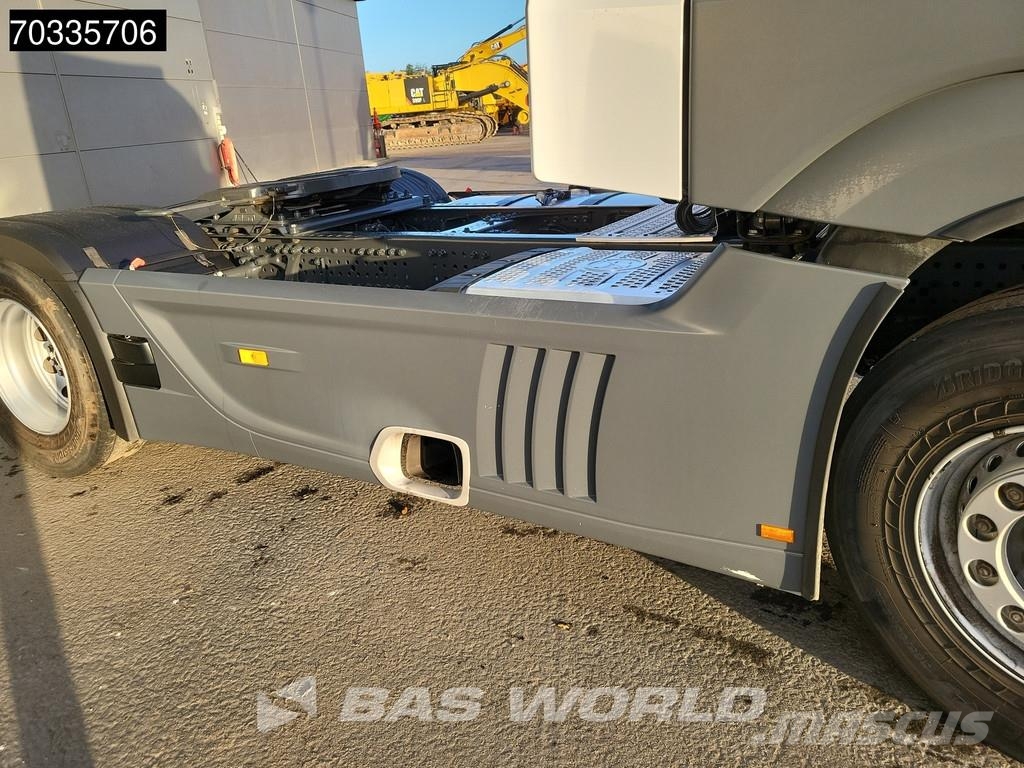Mercedes-Benz Actros 1845 4X2 StreamSpace Retarder APK 01-2027 S Tractor Units