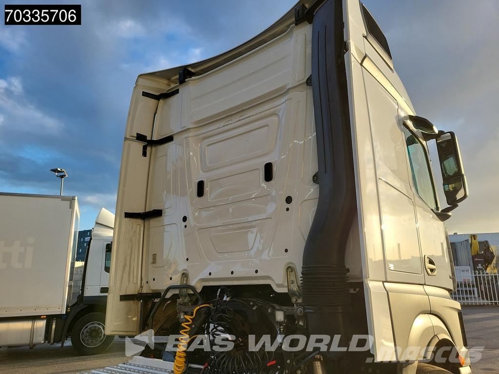 Mercedes-Benz Actros 1845 4X2 StreamSpace Retarder APK 01-2027 S Tractor Units
