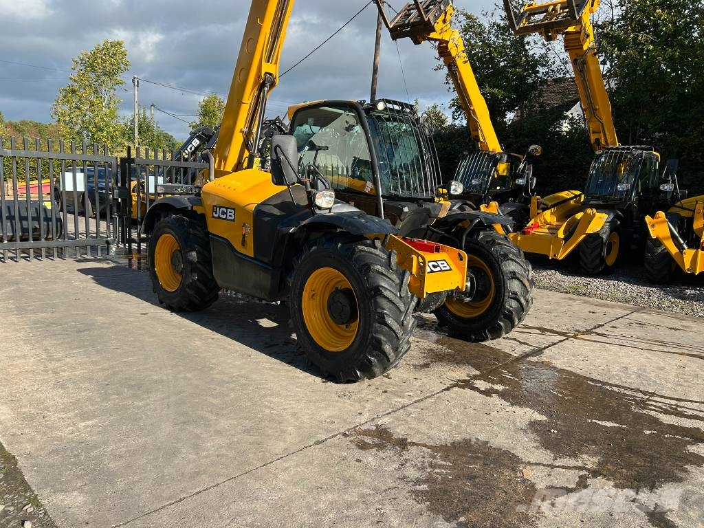 JCB 531-70 مناولات متداخلة